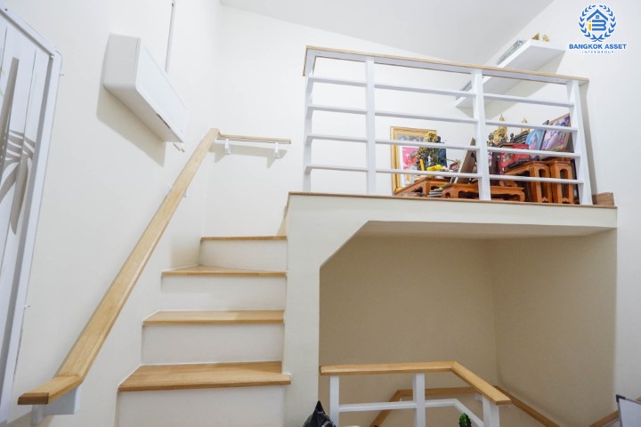 *****ทาวน์เฮ้าส์มือสองย่านนนทบุรี ม.โกลเด้นทาวน์2 ปิ่นเกล้า-จรัญสนิทวงศ์ หลังมุม! เนื้อที่กว้างขวางถึงเกือบ 29 ตร.ว. ฟังก์ชันจัดเต็ม 4 ห้องนอน 3 ห้องน้ำ 2 ที่จอดรถ บ้านสวยพร้อมอยู่ ใกล้รถไฟฟ้าสายสีแดง "สถานีบางบำหรุ" และทางด่วน "ศรีรัช-วงแหวนรอบนอก" จองเลย!